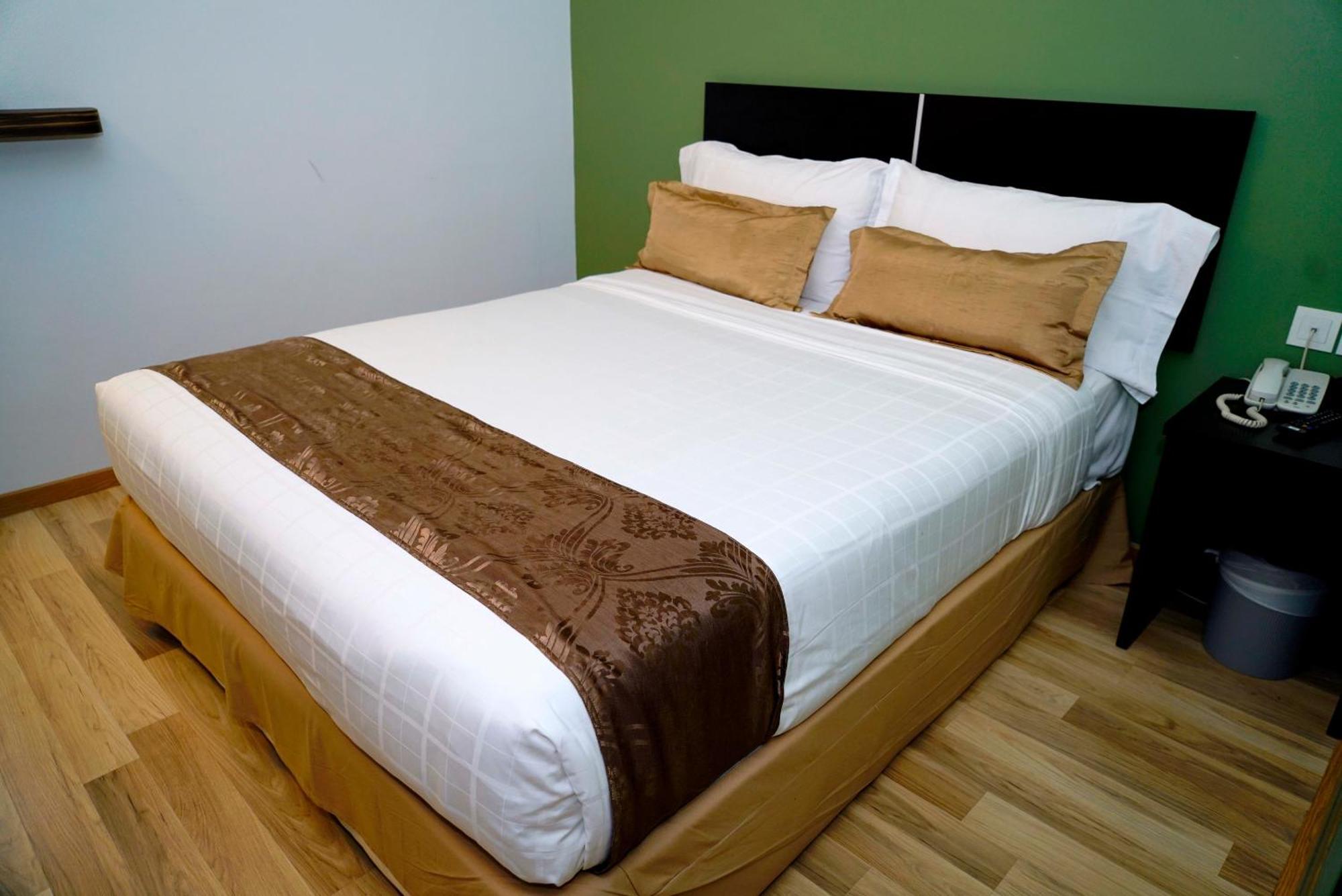 Alami Garden Hotel Шах Алам Стая снимка